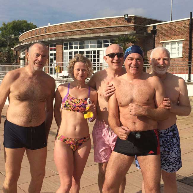 Brockwell Swimmers take the plunge at Parliament Hill Lido