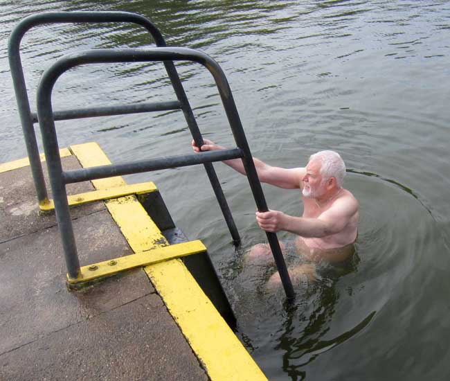 Chris is first in Hampstead Mens Ponds