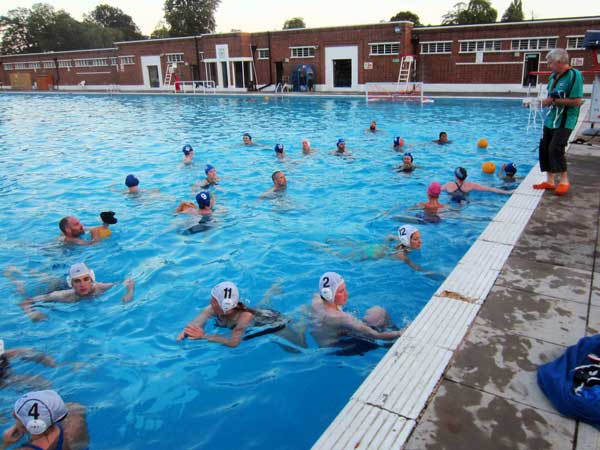 A second evening of Water Polo at Brockwell LIdo