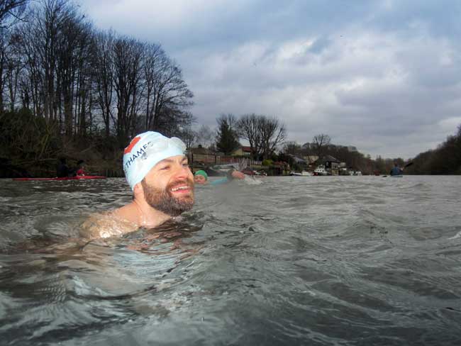 Brockwell Lido Swimmers more swimming in the Thames