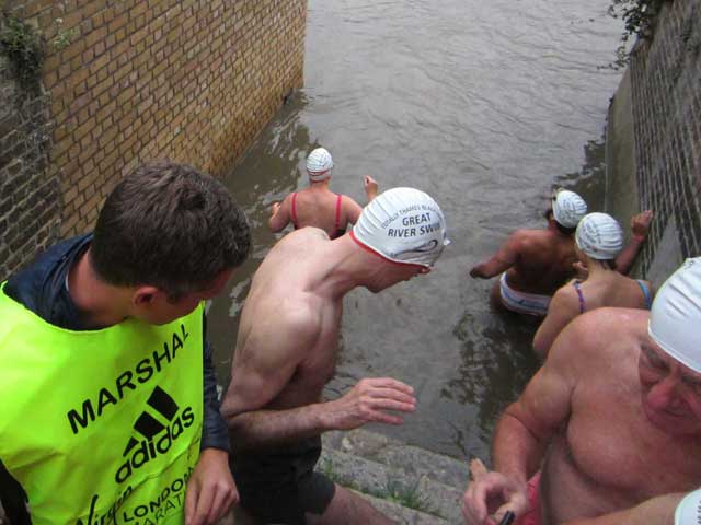 Brockwell Swimmers swim the Thames